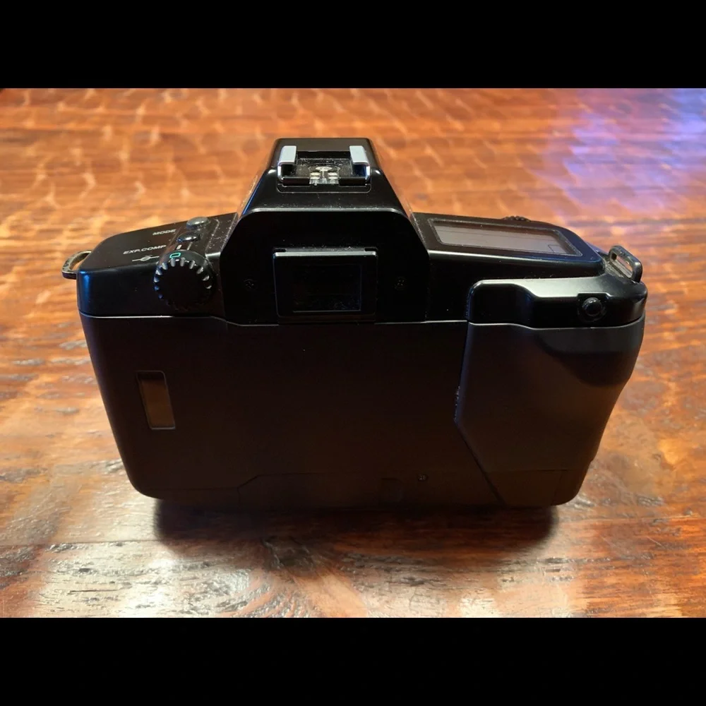 Canon eos 650 film camera